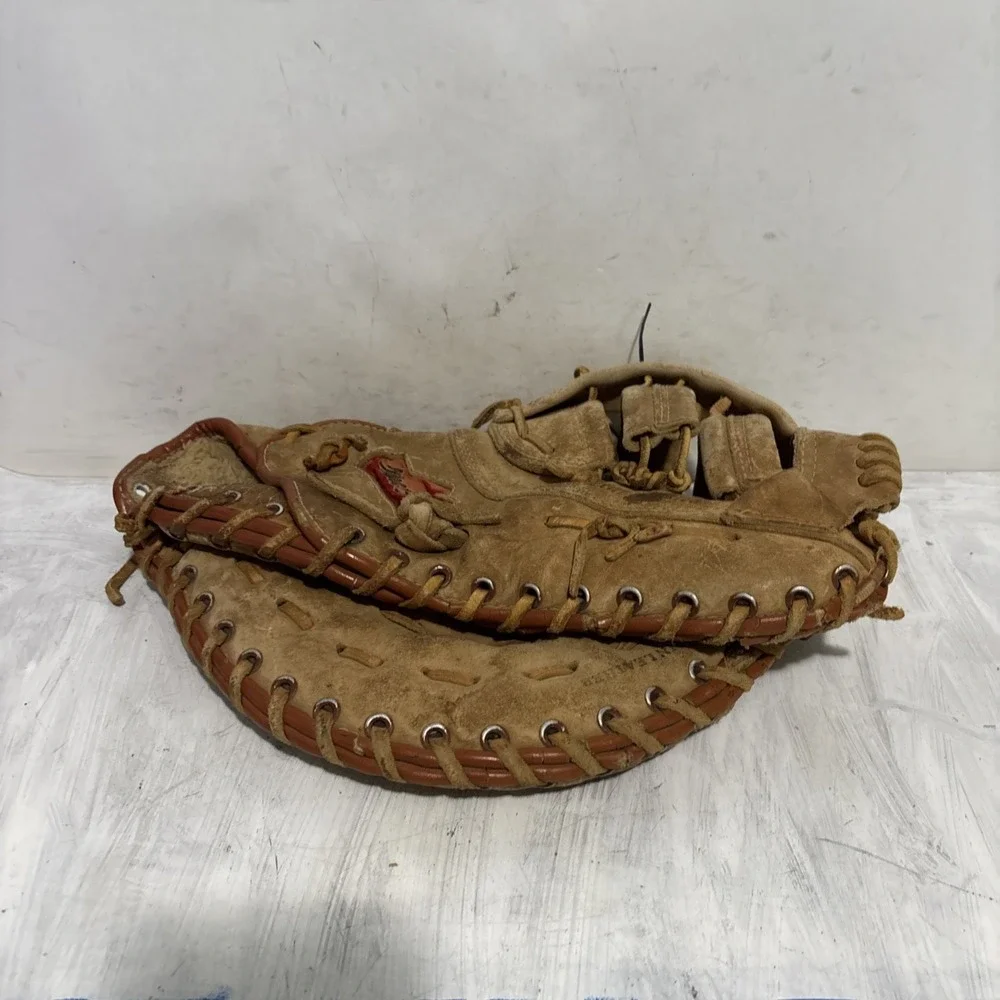 Mcgregor First Base MITT